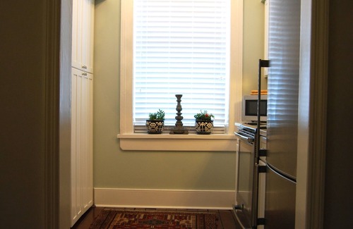 Downtown Charleston Apartment | Historic District Downtown 344 King Street