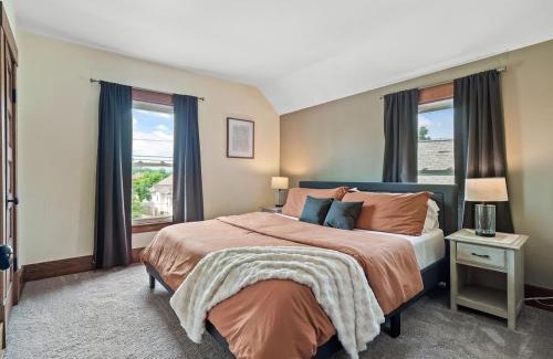 Bedford House | Historic District w Fully Stocked Kitchen and Sleeps 6