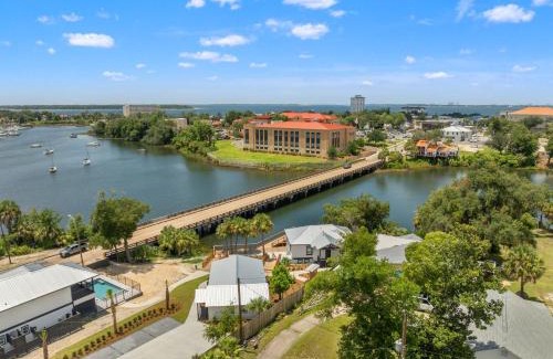Bunkers Cove Apartment | Historic Downtown Waterfront Access Near Beach
