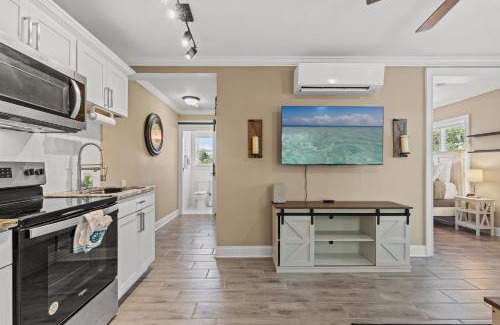 Bunkers Cove Apartment | Historic Downtown Waterfront Access Near Beach