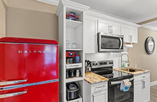 Bunkers Cove Apartment | Historic Downtown Waterfront Access Near Beach