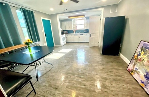 Beaver Meadows Apartment | Historic Downtown Beaver Meadows l 3 bd 4 sofa bd w Dishwasher Laundry & Kureg
