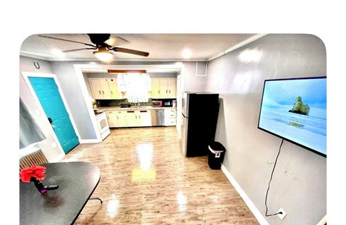 Beaver Meadows Apartment | Historic Downtown Beaver Meadows l 3 bd 4 sofa bd w Dishwasher Laundry & Kureg