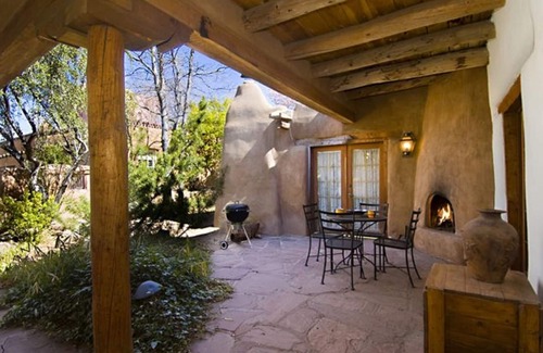 Historic Eastside House | Historic Downtown 2BR 2bath Home 3 blocks from Plaza