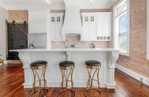 Crowley Apartment | Historic downtown apartment with a view
