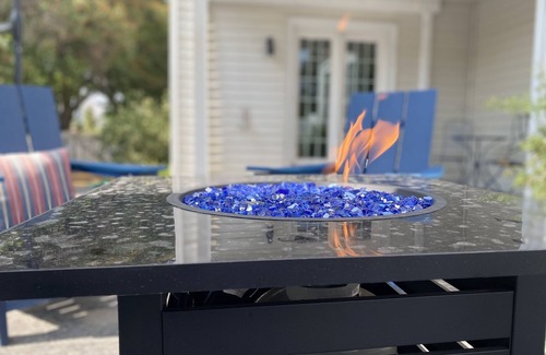 Baker City House | Historic Downtown Baker City Home with firepit, walk everywhere!.