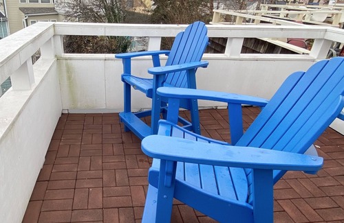 Historic District House | Historic Downtown Charmer, Water Views and Parking!