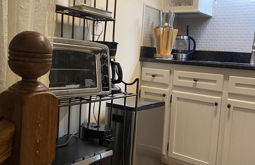 Wilmington Historic District Apartment | Historic Downtown. Easy Living by the Water.