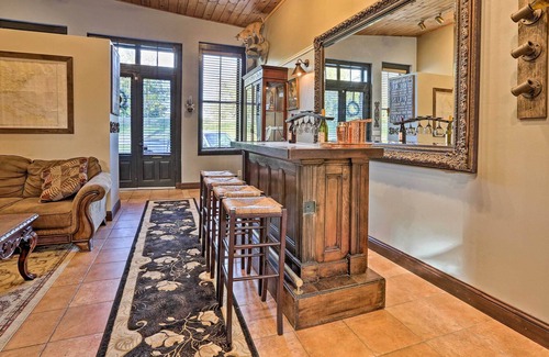 Colusa House | Historic Downtown Escape - Steps to Levee Park!