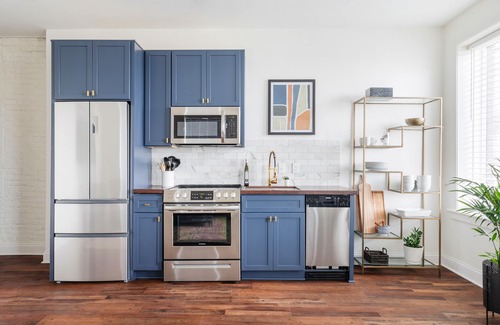 West Main Historic District Apartment | Historic Downtown flat with amazing River views! Hosted by Stay@713