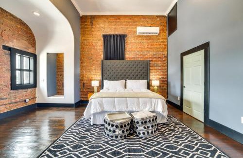 Marshall Apartment | Historic Downtown Location Marshall Studio Escape
