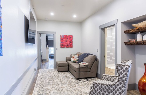 Roseburg Apartment | Historic Downtown Luxurious Apartment Only Steps Away from Local Restaurants