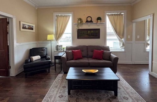 Nauvoo Apartment | Historic Downtown Nauvoo | Temple Walk & Parking