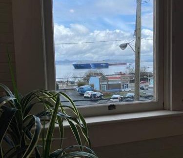 Astoria Apartment | Historic Downtown Riverview Flat, No. 4