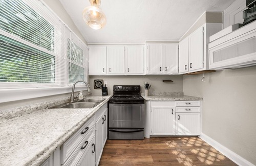 Sebring House | Historic Downtown Sebring 3 Bdrm + 2 Bath + Office