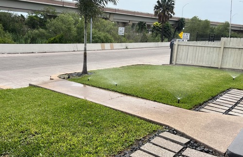 Brownsville House | Historic Downtown, Wifi, Apple TVs, Cold AC