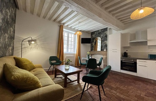 Moulins Apartment | Historic Duplex Apartment in the Heart of Moulins - Modern Comfort and Character