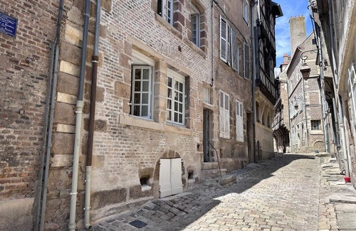 Moulins Apartment | Historic Duplex Apartment in the Heart of Moulins - Modern Comfort and Character