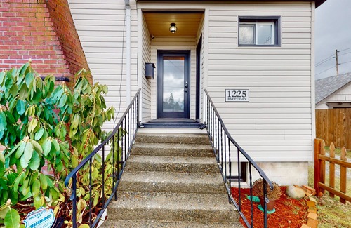Enumclaw House | Historic duplex near downtown with enclosed yard, streaming, mountain views, AC