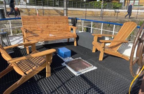 Tower Hill Boat Rental | Historic Dutch Barge, Idyllic location