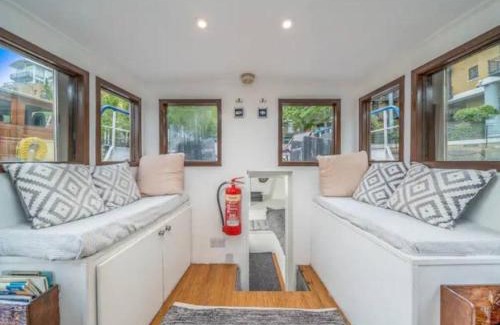 Tower Hill Boat Rental | Historic Dutch Barge, Idyllic location