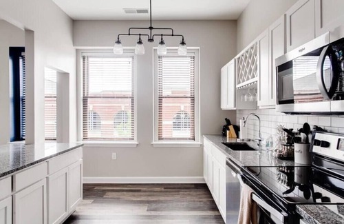 Downtown Louisville Condo | Historic Elegance, Modern Amenities, Gym