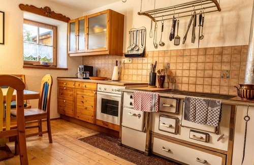 Glatzham House | Historic farmhouse: 200 years old meets new