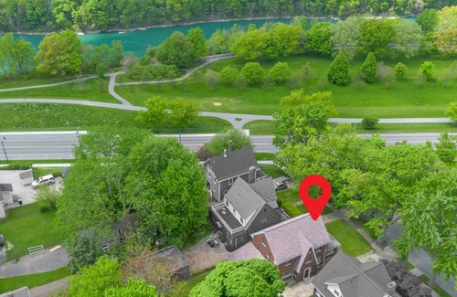 Niagara County House | Historic Falls Gem-Arcade projector office 1Kmbps