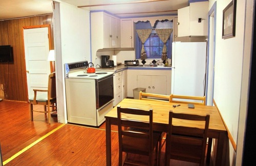 Ashford Cabin | Historic Family Cabin just 0.4 miles from Mt. Rainier entrance