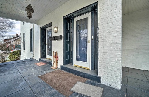 Erie Apartment | Historic Family Home 2 Mi to Lake Erie & Zoo!