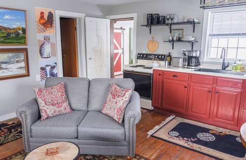 Fairfield Apartment | Historic Farmhouse Apartment