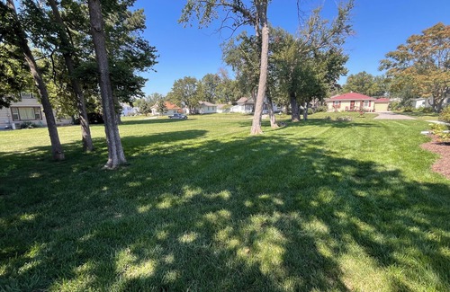 Gretna House | Historic Farmhouse Haven with quick access to 1-80 to enjoy Omaha or Lincoln
