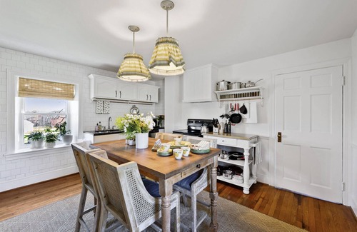 Washington House | Historic Farmhouse on Sprawling 55 acre Horse Farm