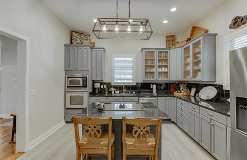 Cleveland House | Historic Farmhouse on 20 Acres Near Helen