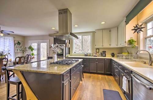 Gordonsville House | Historic Farmhouse w/Chef's Kitchen Near Wineries
