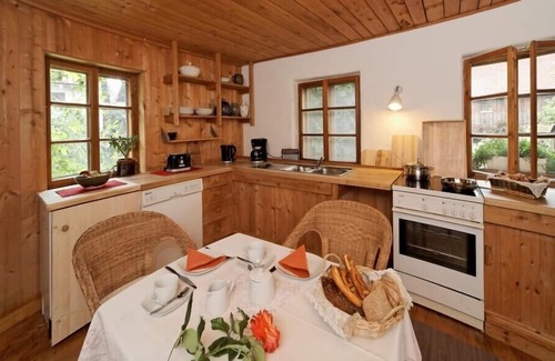 Tiefenbach House | historic farmhouse with hut feeling