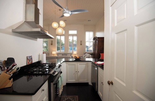 Faubourg Marigny Bed & Breakfast | Historic Firehouse in the French Quarter! Penthouse suite 2 bds/2bths.