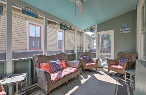 San Jacinto House | Historic Galveston Hideaway, Walk to the Beach!