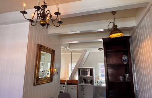Grou House | Historic Gateway'vacation'House, for romance in heart of downtown with courtyard garden