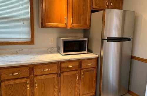 Nauvoo House | Historic Gem 1840's newly furnished brick house.