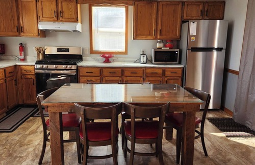 Nauvoo House | Historic Gem 1840's newly furnished brick house.