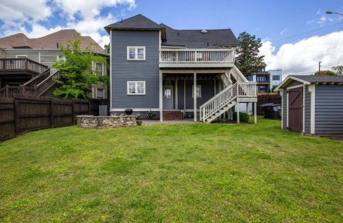Historic Edgefield House | Historic Gem! Fire pit, 2 Miles to Broadway!