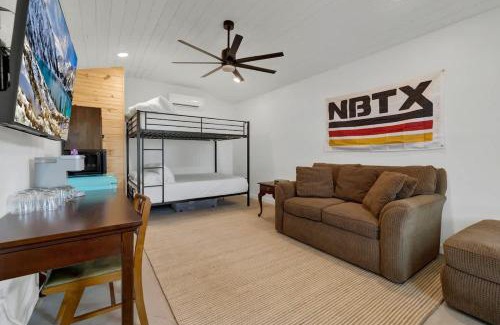 New Braunfels House | Historic Gem near Schlitterbahn