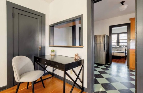 Belmont House | Historic Gem | Steps to Hawthorne Shops
