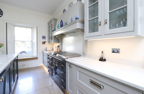 Claverton House | Historic Georgian villa, 7 spacious bedrooms, tennis court and minutes from Bath