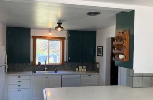Lopez Island Cottage | Historic getaway Farmhouse! On 5 acres Available in April! Cozy retreat Isla
