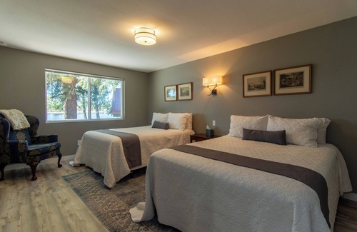 Crescent Resort | Historic Gilchrist Waterfront Resort