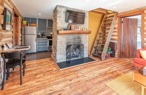 Gerton Cabin | Historic Glenna Cabin in the Florence Preserve