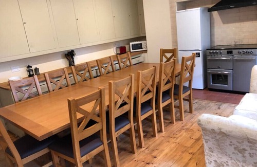 Tadcaster House | Historic Hall Wing nr York & Leeds + free Hot tub!