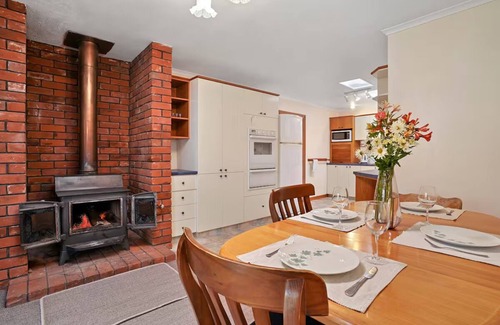 Leithfield Apartment | Historic Hanna House - Garden View Studio Room